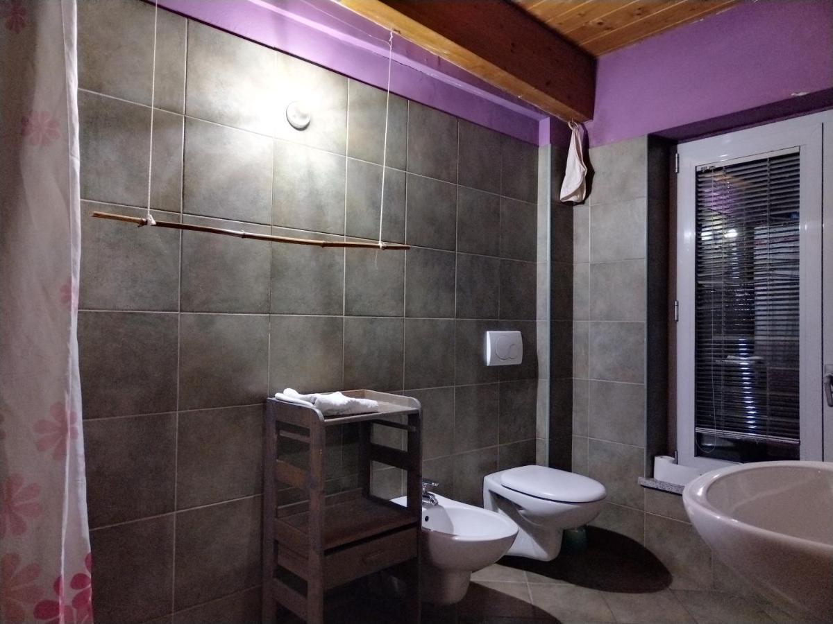 Camera Manu Bed & Breakfast Cantu Room photo